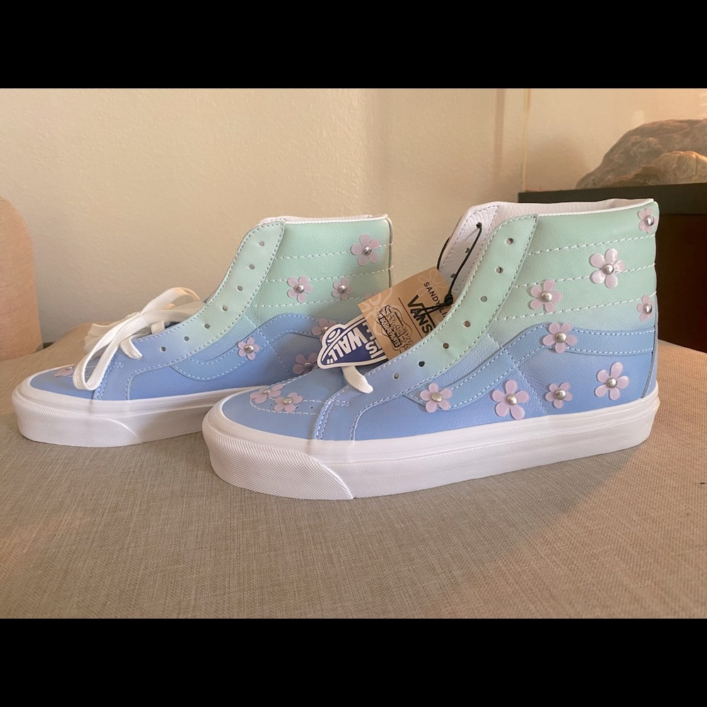*SOLD*    SANDY LIANG VANS X SPONGEBOB Sandy Cheeks